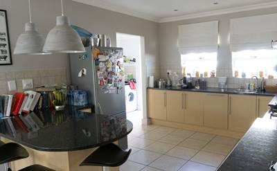 To Let 3 Bedroom Property for Rent in Somerset West Western Cape